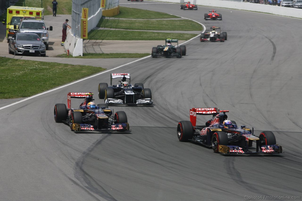 GP CANADA, 10.06.2012- Gara, Jean-Eric Vergne (FRA) Scuderia Toro Rosso STR7 e Daniel Ricciardo (AUS) Scuderia Toro Rosso STR7 