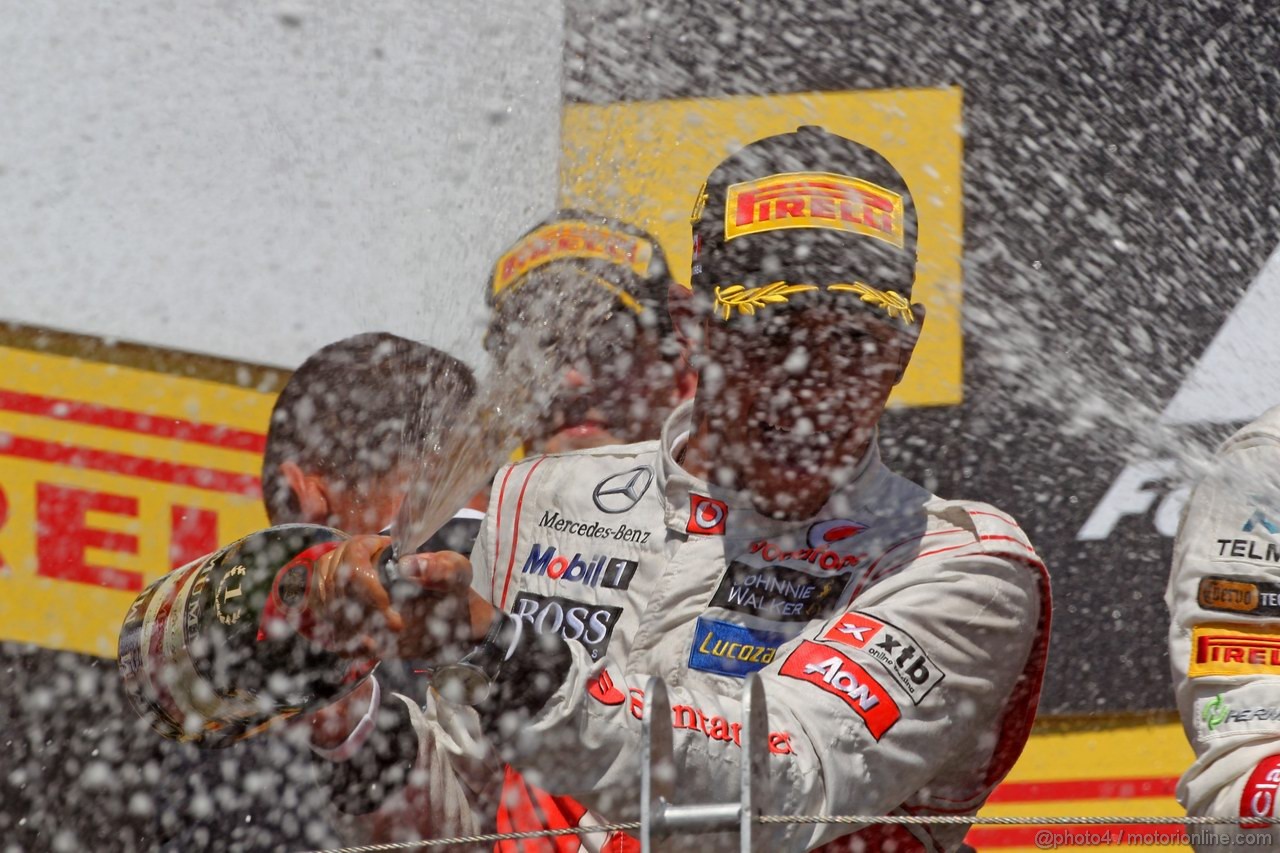 GP CANADA, 10.06.2012- Gara, 1st position Lewis Hamilton (GBR) McLaren Mercedes MP4-27, secondo Romain Grosjean (FRA) Lotus F1 Team E20 e terzo Sergio Pérez (MEX) Sauber F1 Team C31