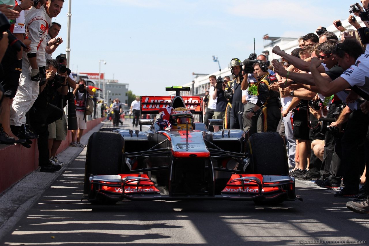 GP CANADA, 10.06.2012- Gara, Lewis Hamilton (GBR) McLaren Mercedes MP4-27 vincitore