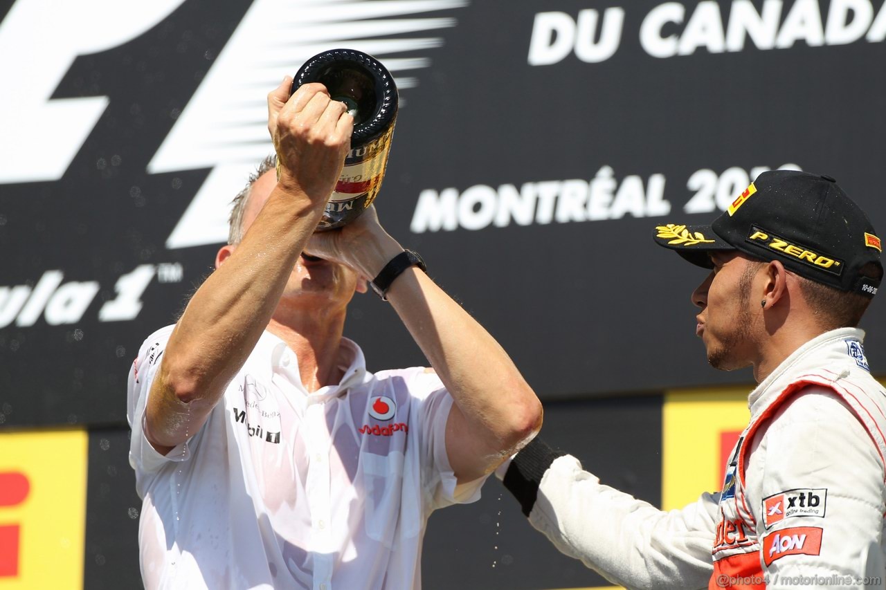 GP CANADA, 10.06.2012- Gara, Lewis Hamilton (GBR) McLaren Mercedes MP4-27 vincitore e Martin Whitmarsh (GBR), Chief Executive Officer Mclaren