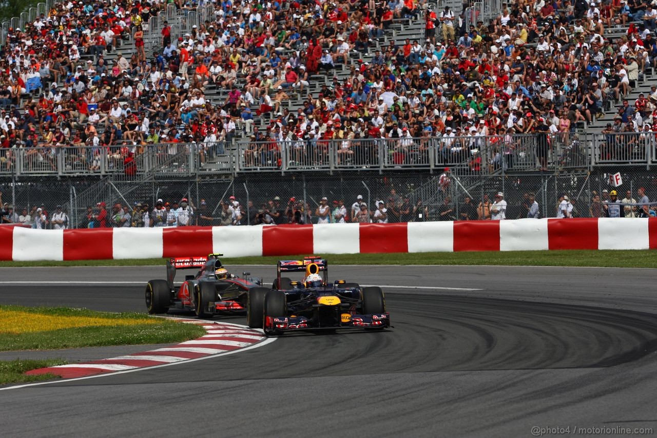 GP CANADA, 10.06.2012- Gara, Sebastian Vettel (GER) Red Bull Racing RB8 e Lewis Hamilton (GBR) McLaren Mercedes MP4-27 