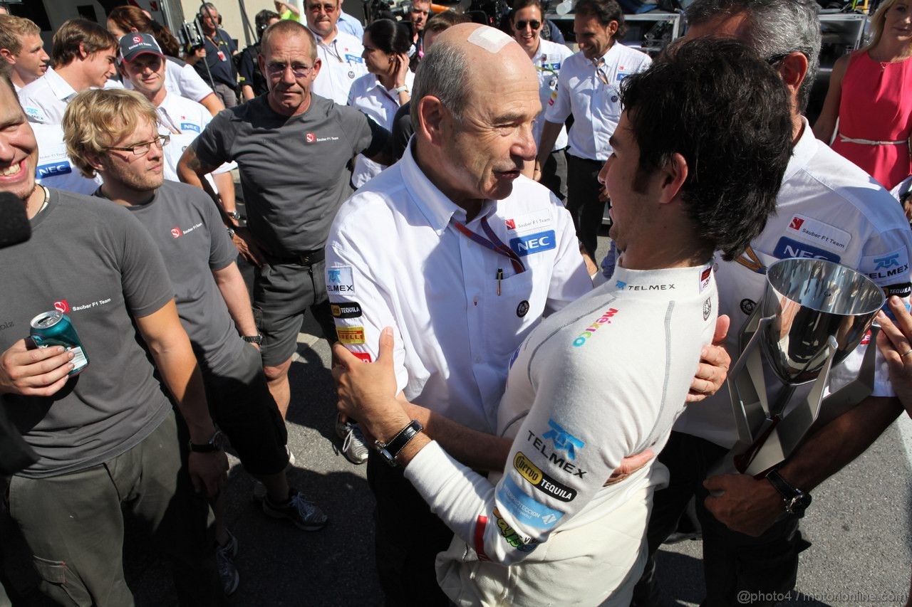 GP CANADA, 10.06.2012- Gara, Festeggiamenti, Sergio Pérez (MEX) Sauber F1 Team C31 terzo with Peter Sauber (SUI), Sauber F1 Team, Team Principal  