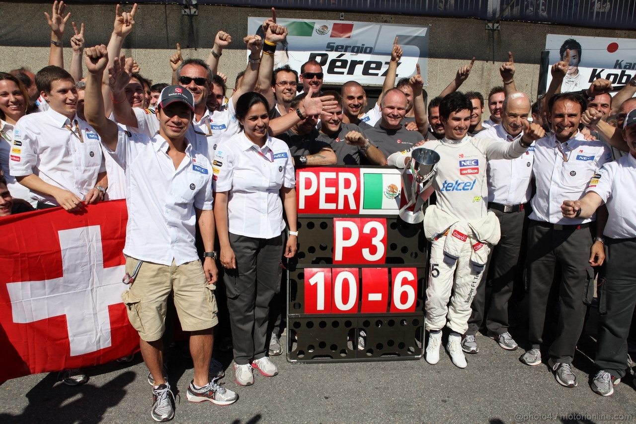 GP CANADA, 10.06.2012- Gara, Festeggiamenti, Sergio Pérez (MEX) Sauber F1 Team C31 terzo