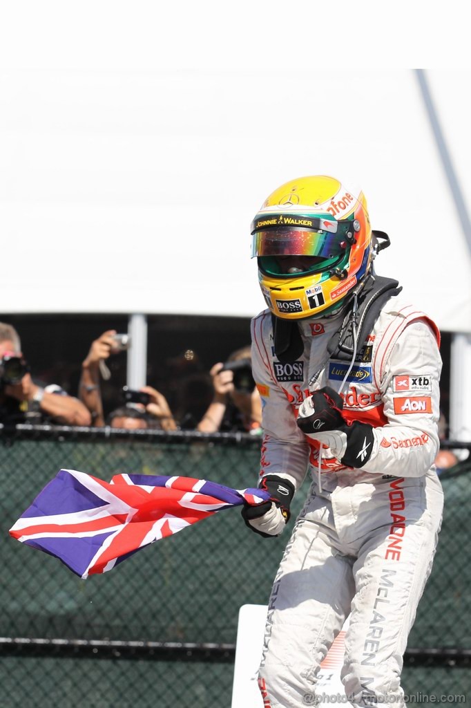 GP CANADA, 10.06.2012- Gara, Lewis Hamilton (GBR) McLaren Mercedes MP4-27 vincitore