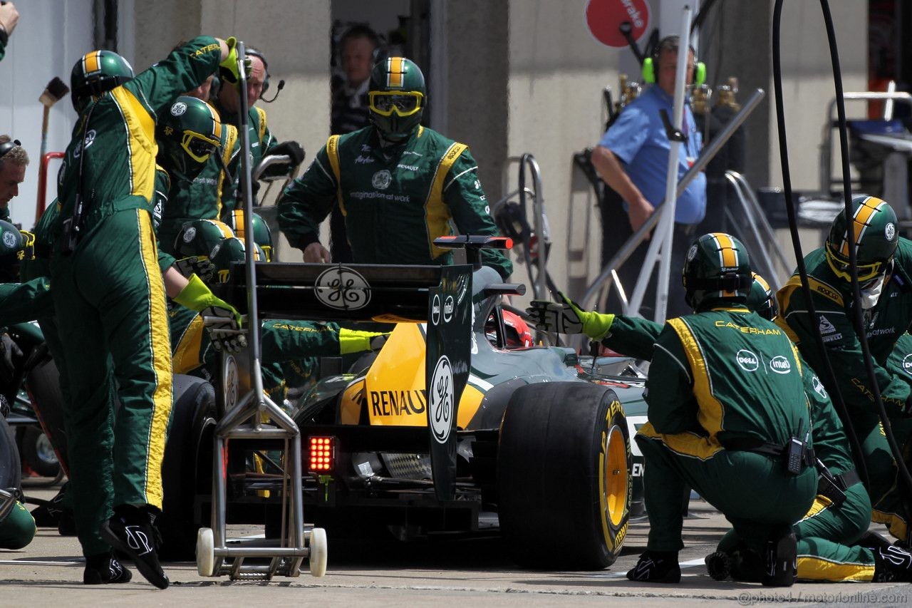 GP CANADA, 10.06.2012- Gara, Pit Stop, Vitaly Petrov (RUS) Caterham F1 Team CT01 