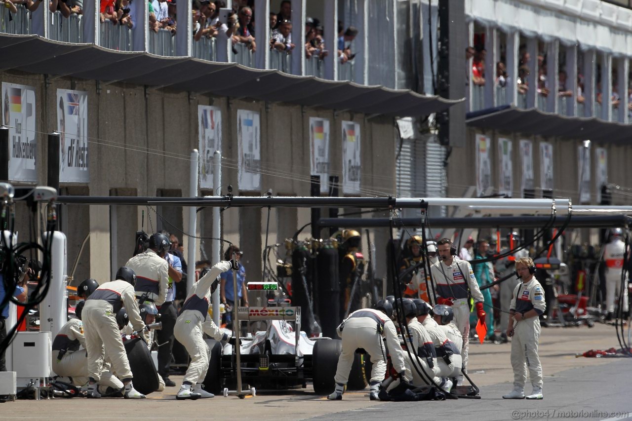 GP CANADA, 10.06.2012- Gara, Pit Stop, Kamui Kobayashi (JAP) Sauber F1 Team C31 