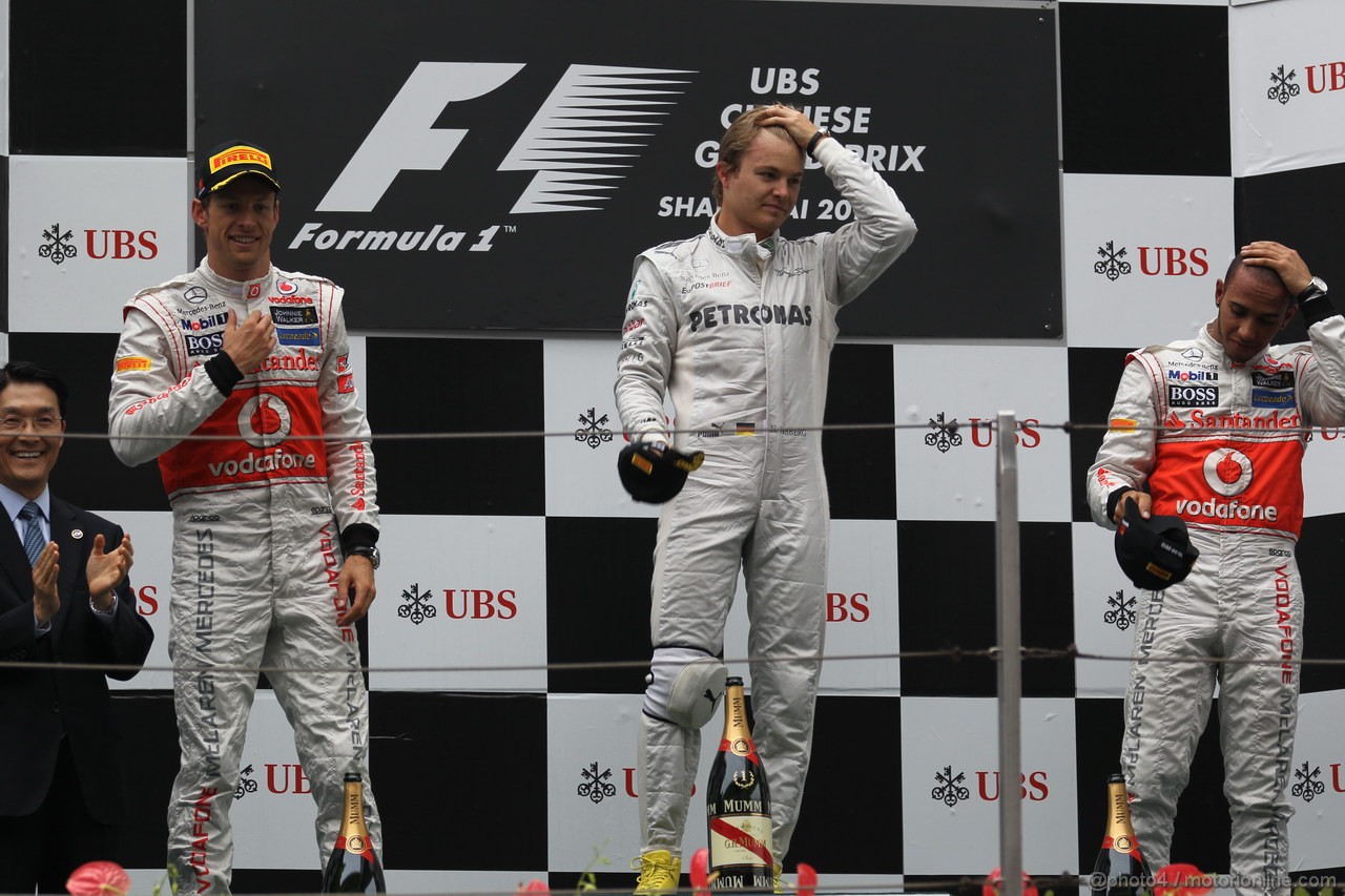 GP CHINA, 15.04.2012 - Gara,  Podium 1st Nico Rosberg (GER) Mercedes AMG F1 W03, 2nd Jenson Button (GBR) McLaren Mercedes MP4-27, 3rd Lewis Hamilton (GBR) McLaren Mercedes MP4-27 with Norbert Haug (GER), Mercedes Motorsport chief
