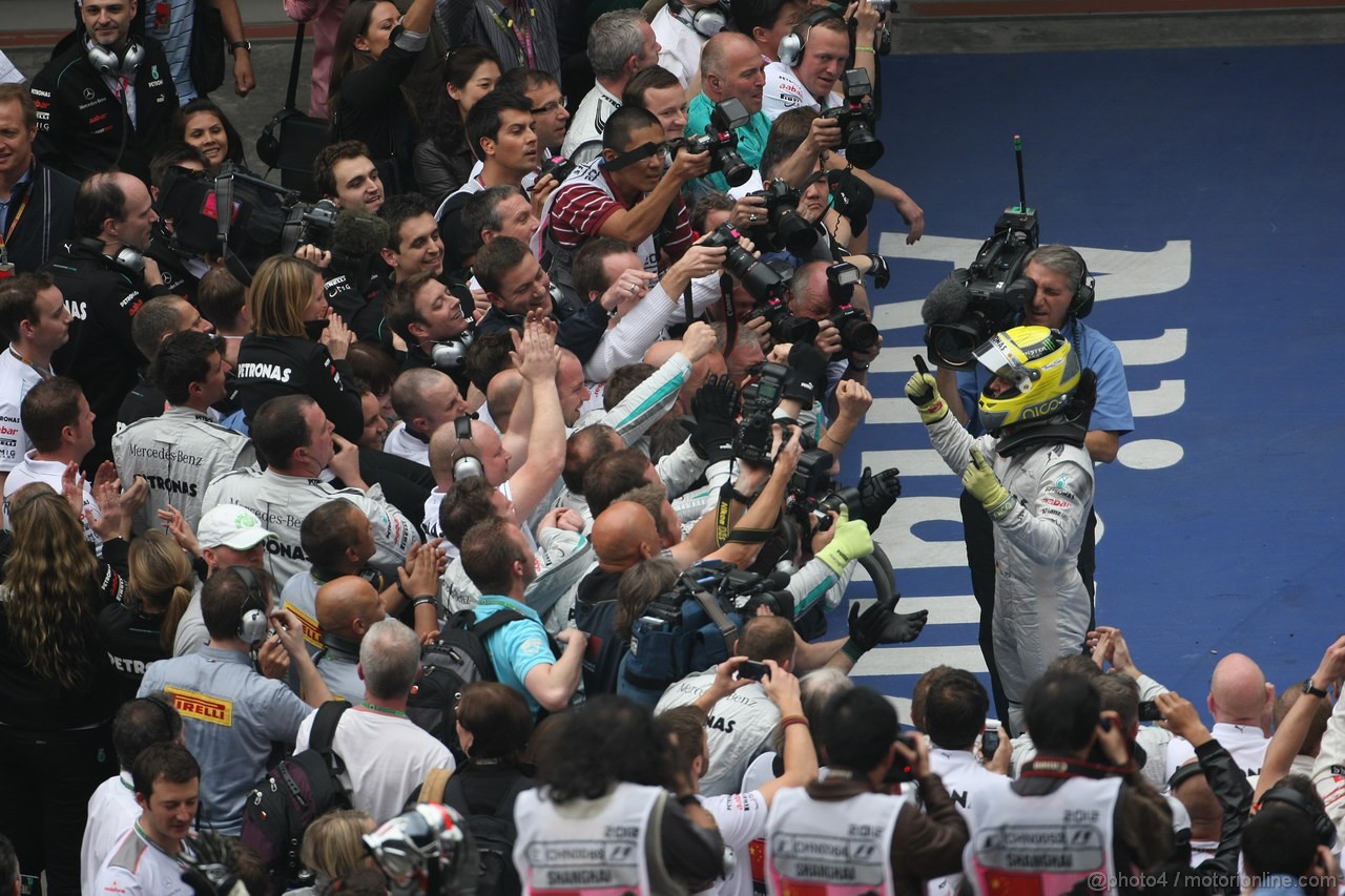 GP CHINA, 15.04.2012 - Gara, 1st Nico Rosberg (GER) Mercedes AMG F1 W03 is celebrating the victory