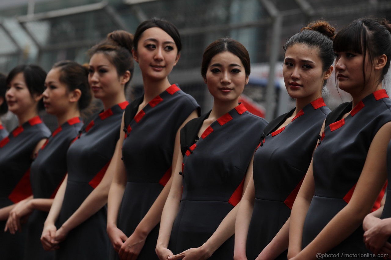 GP CHINA, 15.04.2012 - Gara, Atmosphere griglia Ragazzas