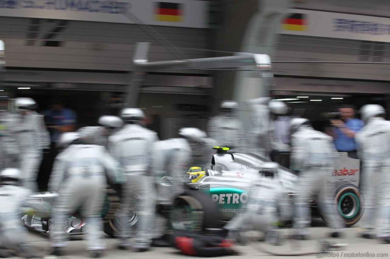 GP CHINA, 15.04.2012 - Gara, Pitstop of Nico Rosberg (GER) Mercedes AMG F1 W03