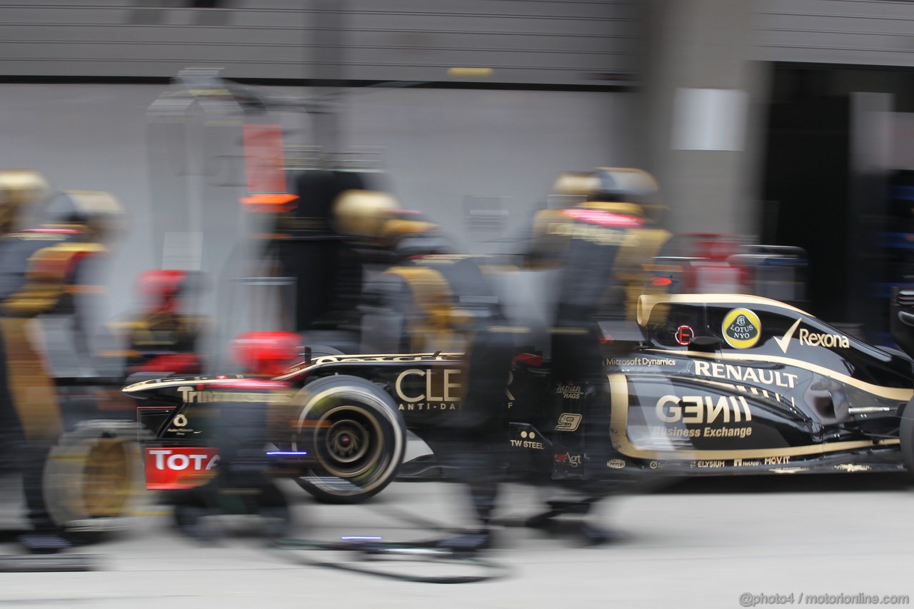 GP CHINA, 15.04.2012 - Gara, Pitstop of Kimi Raikkonen (FIN) Lotus F1 Team E20