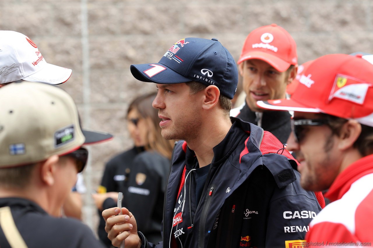 GP COREA, 14.10.2012- Sebastian Vettel (GER) Red Bull Racing RB8 e Fernando Alonso (ESP) Ferrari F2012 