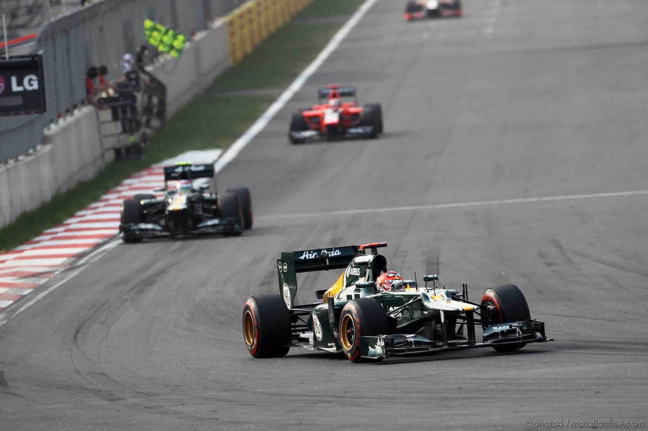 GP COREA, 14.10.2012- Gara, Heikki Kovalainen (FIN) Caterham F1 Team CT01 davanti a Vitaly Petrov (RUS) Caterham F1 Team CT01 