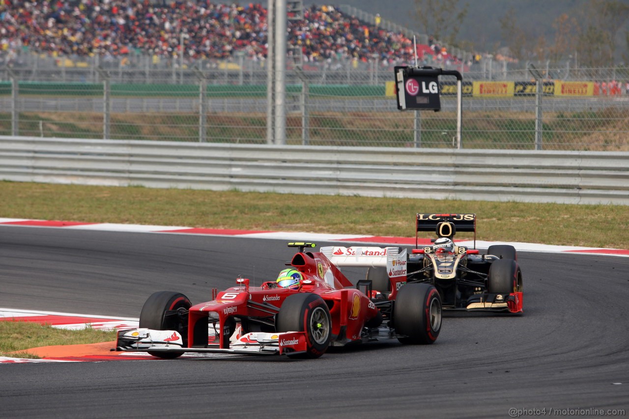 GP COREA, 14.10.2012- Gara, Felipe Massa (BRA) Ferrari F2012 davanti a Kimi Raikkonen (FIN) Lotus F1 Team E20 
