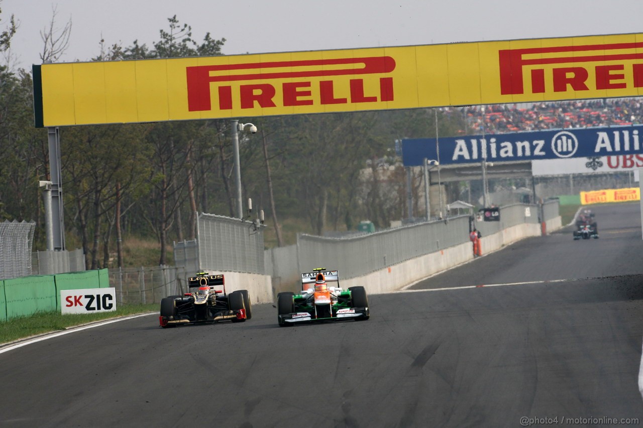 GP COREA, 14.10.2012- Gara, Romain Grosjean (FRA) Lotus F1 Team E20 e Nico Hulkenberg (GER) Sahara Force India F1 Team VJM05 