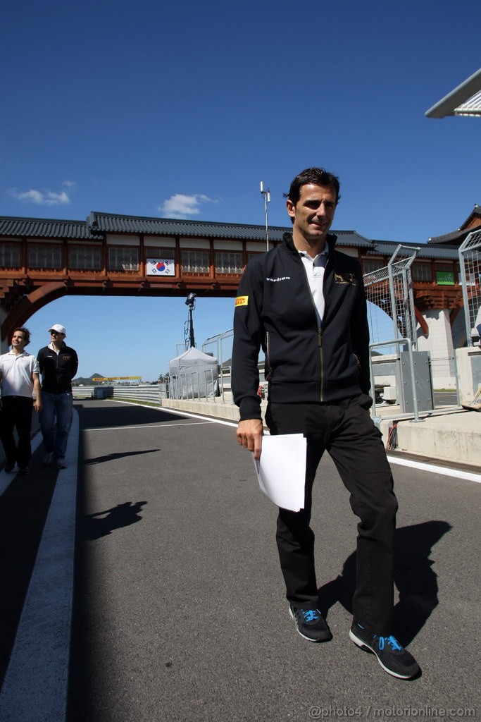GP COREA, 11.10.2012- Pedro de la Rosa (ESP) HRT Formula 1 Team F112 