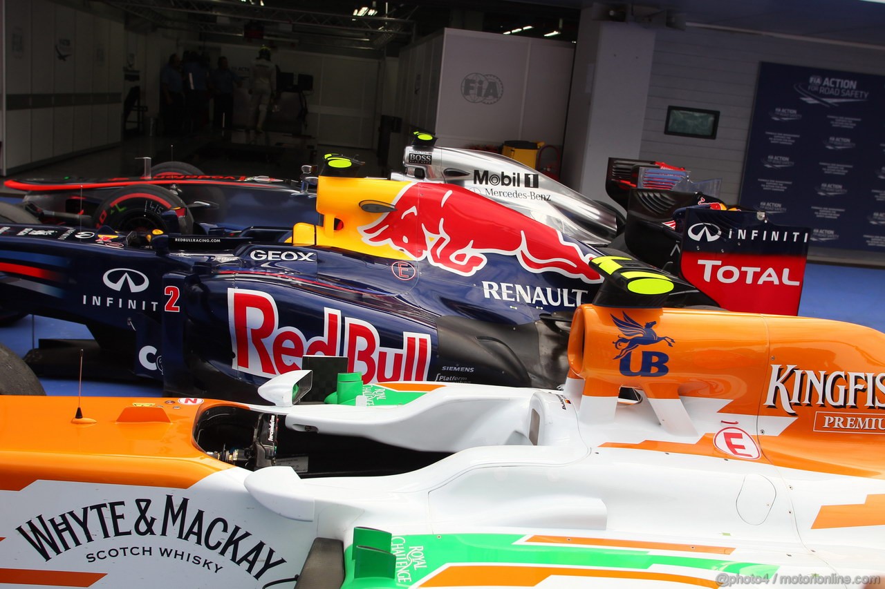 GP COREA, 13.10.2012- Qualifiche, Nico Hulkenberg (GER) Sahara Force India F1 Team VJM05, Mark Webber (AUS) Red Bull Racing RB8 e Lewis Hamilton (GBR) McLaren Mercedes MP4-27 