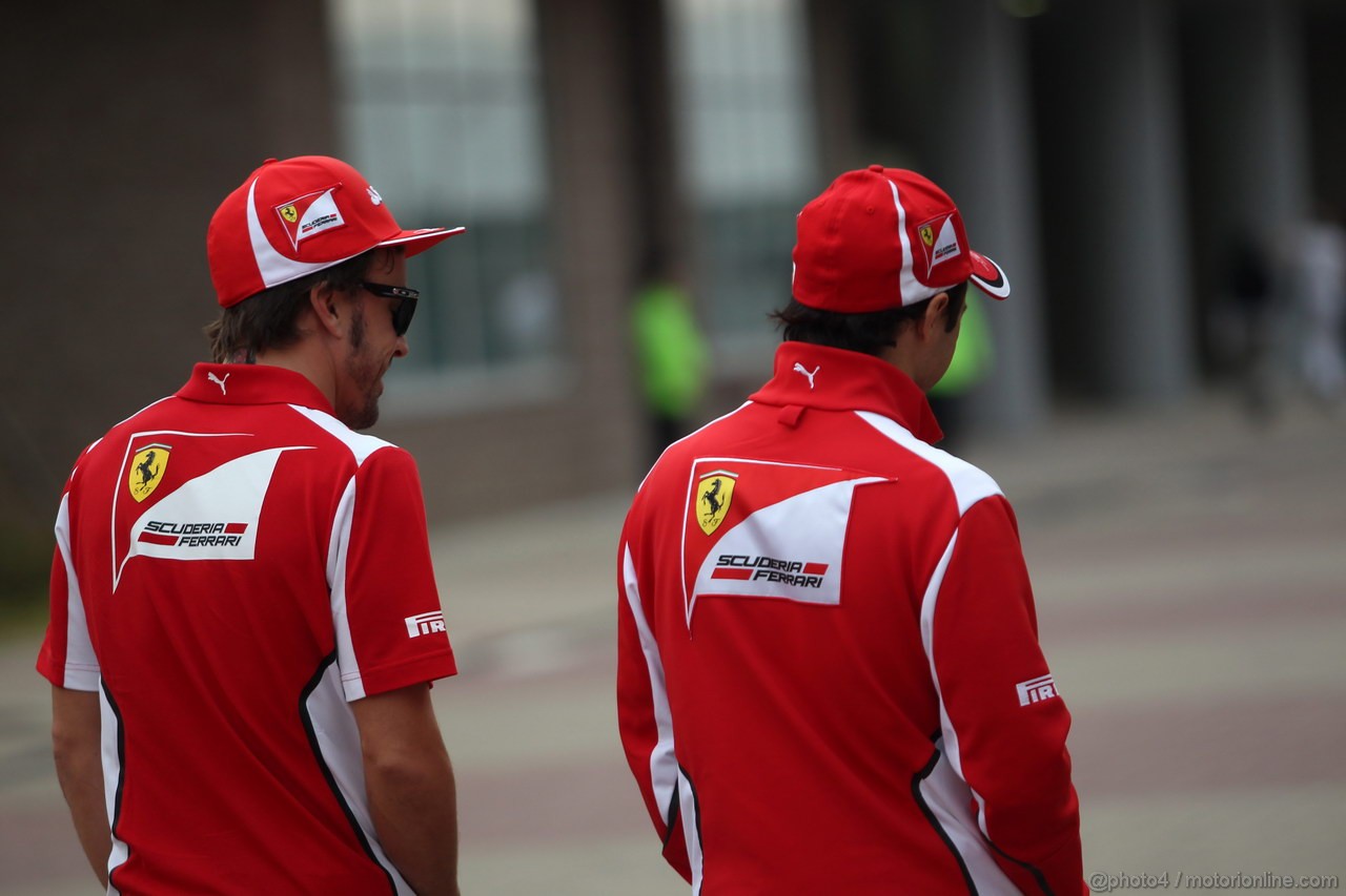 GP COREA, 13.10.2012- Fernando Alonso (ESP) Ferrari F2012 e Felipe Massa (BRA) Ferrari F2012 