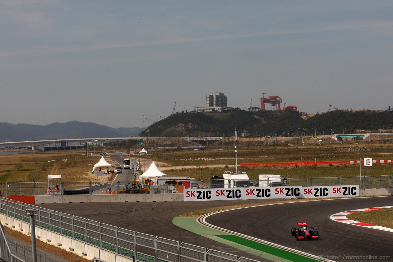 GP COREA, 12.10.2012-  Prove Libere 1, Lewis Hamilton (GBR) McLaren Mercedes MP4-27 