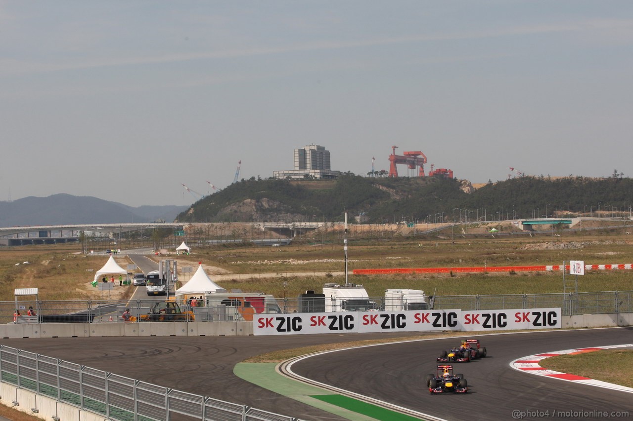 GP COREA, 12.10.2012-  Prove Libere 1, Sebastian Vettel (GER) Red Bull Racing RB8 davanti a Mark Webber (AUS) Red Bull Racing RB8 