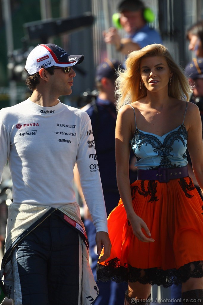 GP EUROPA, 24.06.2012- Bruno Senna (BRA) Williams F1 Team FW34 with a model