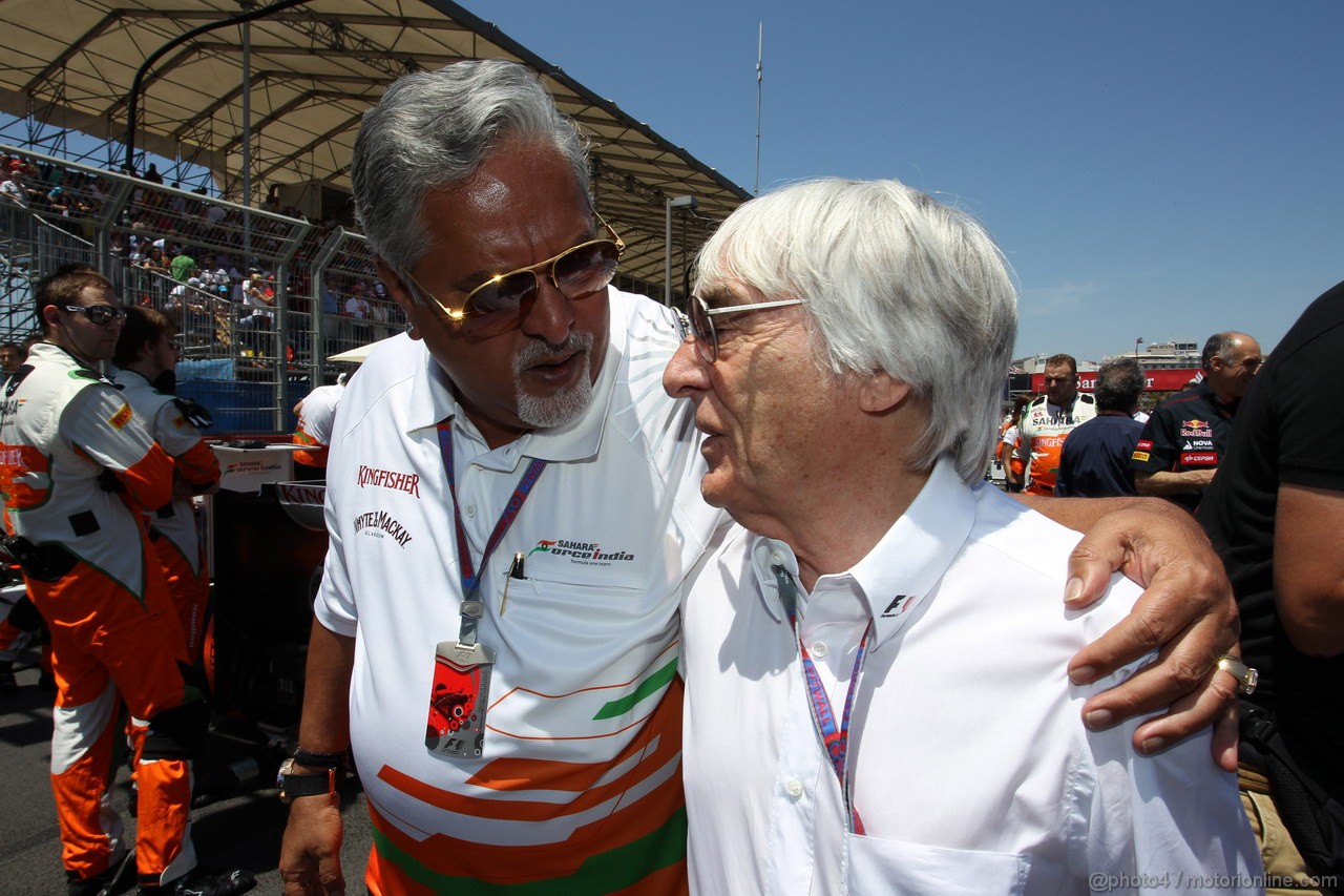 GP EUROPA, 24.06.2012- Gara, Vijay Mallya (IND), Chairman e Managine Director Force India e Bernie Ecclestone (GBR), President e CEO of Formula One Management  