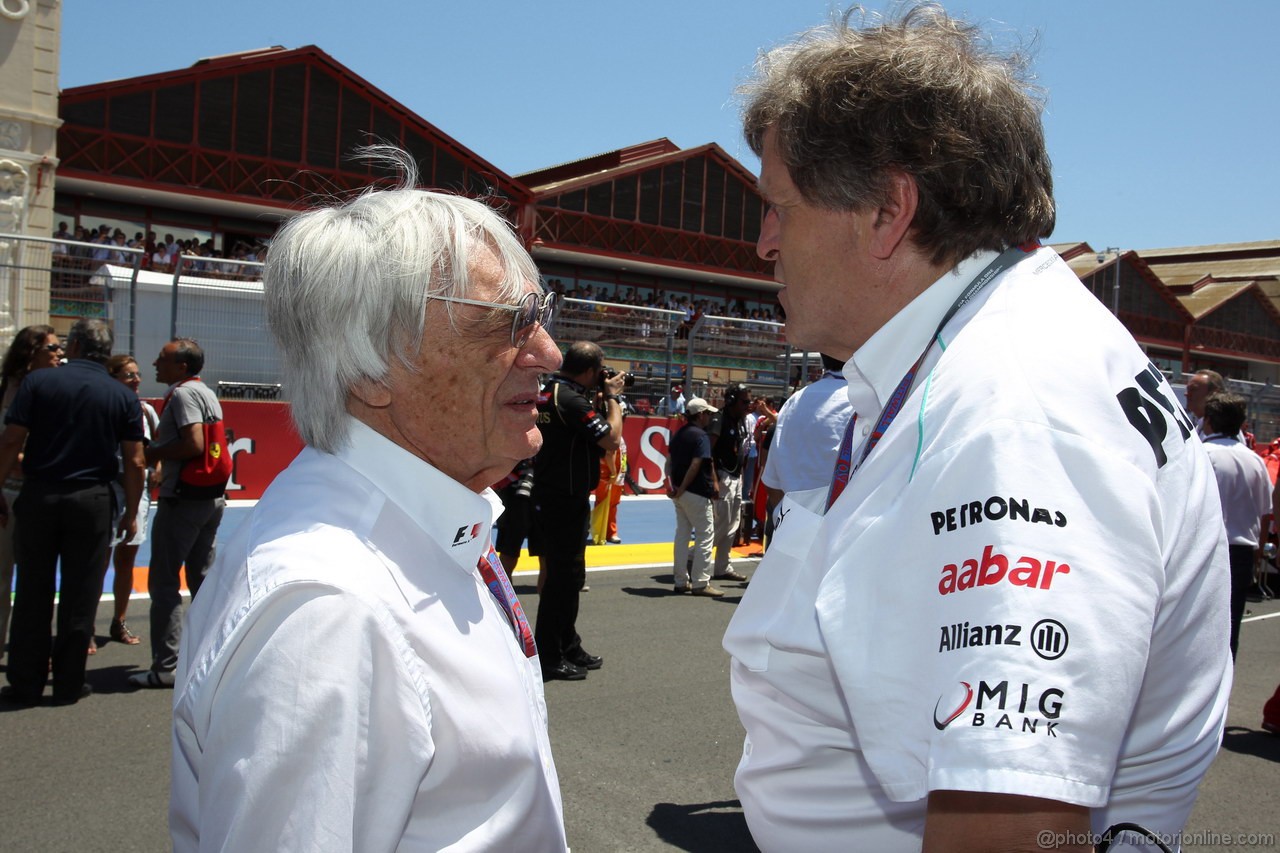 GP EUROPA, 24.06.2012- Gara, Bernie Ecclestone (GBR), President e CEO of Formula One Management  e Norbert Haug (GER), Mercedes Motorsport chief  