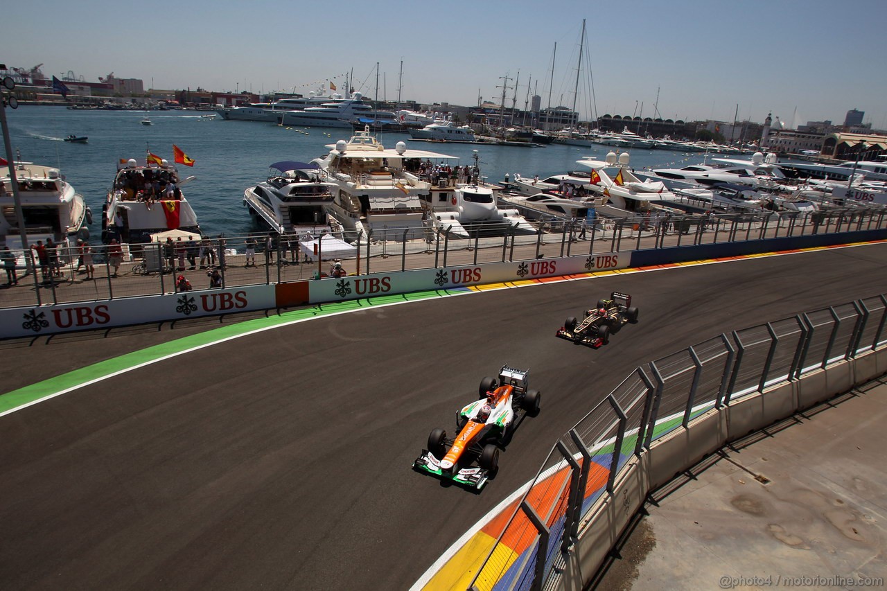 GP EUROPA, 24.06.2012- Gara, Paul di Resta (GBR) Sahara Force India F1 Team VJM05 e Kimi Raikkonen (FIN) Lotus F1 Team E20 