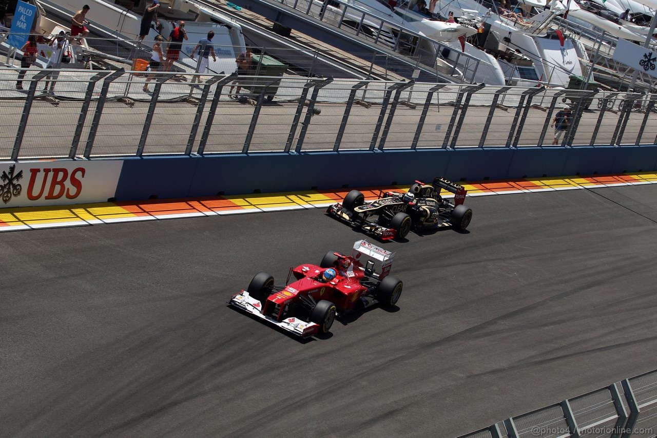 GP EUROPA, 24.06.2012- Gara, Fernando Alonso (ESP) Ferrari F2012 e Kimi Raikkonen (FIN) Lotus F1 Team E20