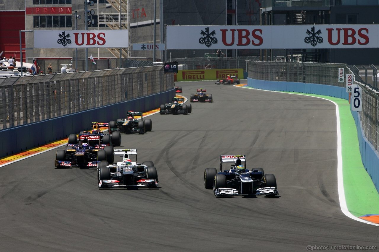 GP EUROPA, 24.06.2012- Gara, Kamui Kobayashi (JAP) Sauber F1 Team C31 e Bruno Senna (BRA) Williams F1 Team FW34 