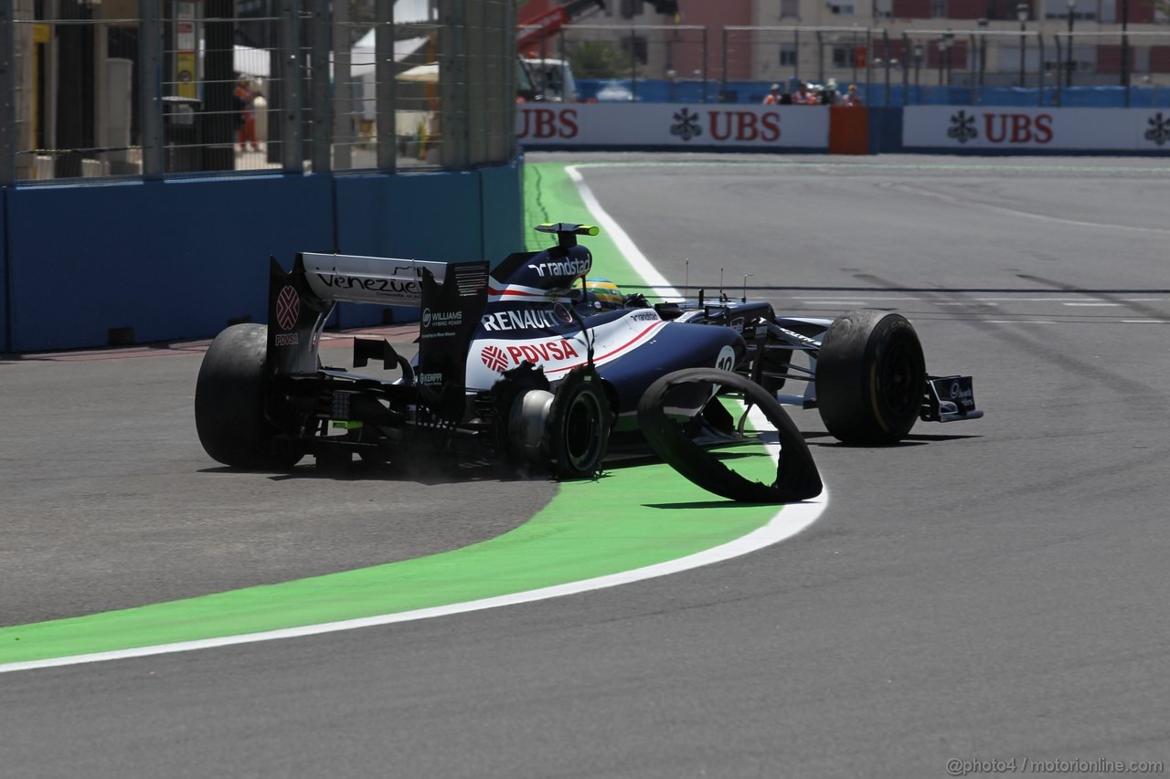 GP EUROPA, 24.06.2012- Gara, Crash, Bruno Senna (BRA) Williams F1 Team FW34 