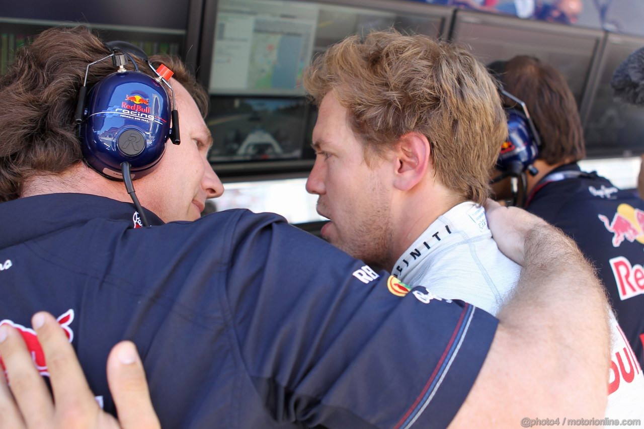 GP EUROPA, 24.06.2012- Gara, Sebastian Vettel (GER) Red Bull Racing RB8 retires from the race with Christian Horner (GBR), Red Bull Racing, Sporting Director