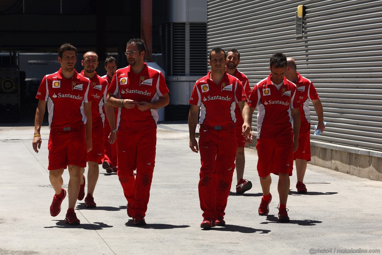 GP EUROPA, 23.06.2012- Qualifiche, Mechanics Ferrari  