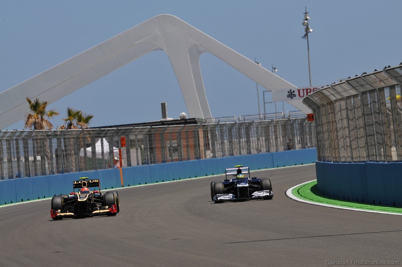 GP EUROPA, 23.06.2012- Qualifiche, Romain Grosjean (FRA) Lotus F1 Team E20 e Bruno Senna (BRA) Williams F1 Team FW34 