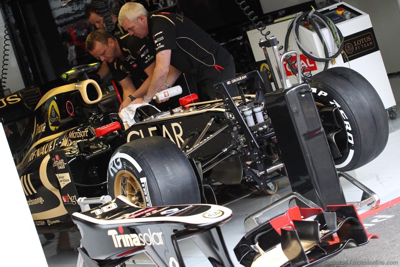 GP GERMANIA, 19.07.2012 - Romain Grosjean (FRA) Lotus F1 Team E20 in the garage