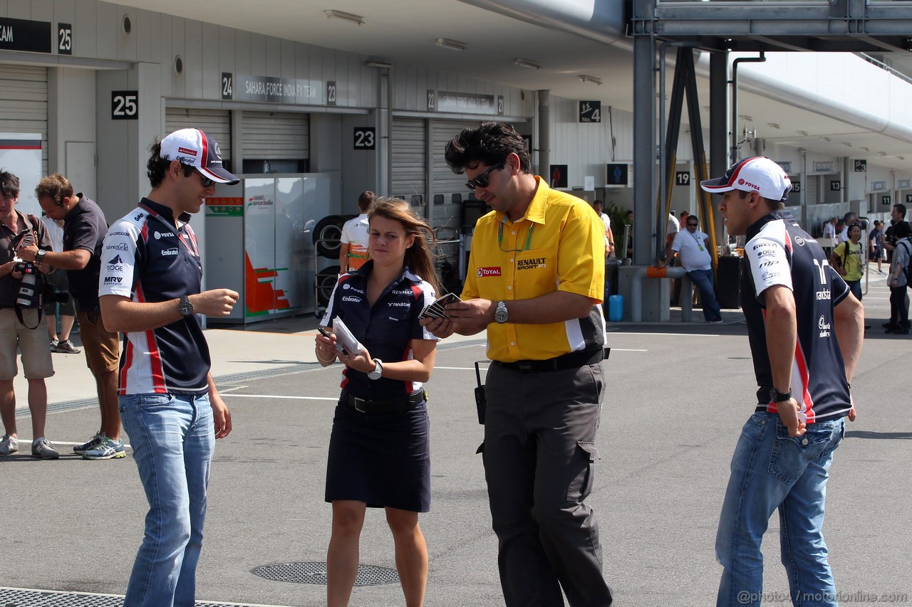 GP GIAPPONE, 07.10.2012- Bruno Senna (BRA) Williams F1 Team FW34 e Pastor Maldonado (VEN) Williams F1 Team FW34