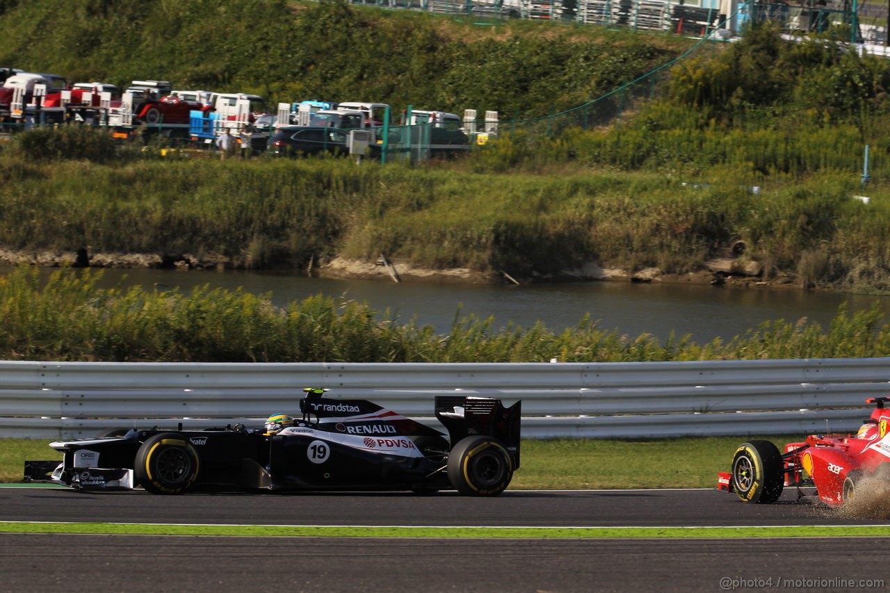 GP GIAPPONE, 07.10.2012- Gara, Crash, Fernando Alonso (ESP) Ferrari F2012 e Bruno Senna (BRA) Williams F1 Team FW34 