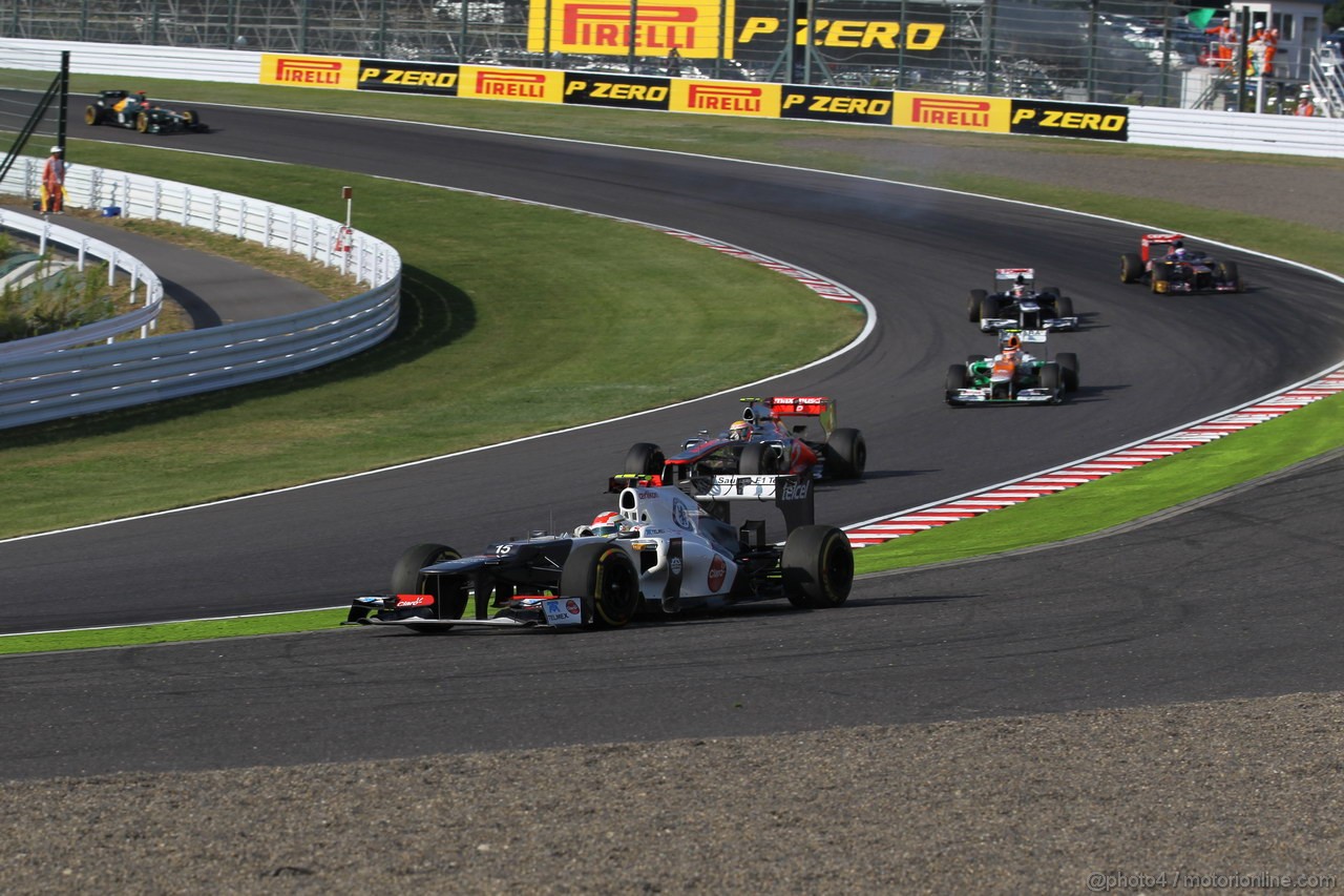 GP GIAPPONE, 07.10.2012- Gara, Sergio Prez (MEX) Sauber F1 Team C31 off track