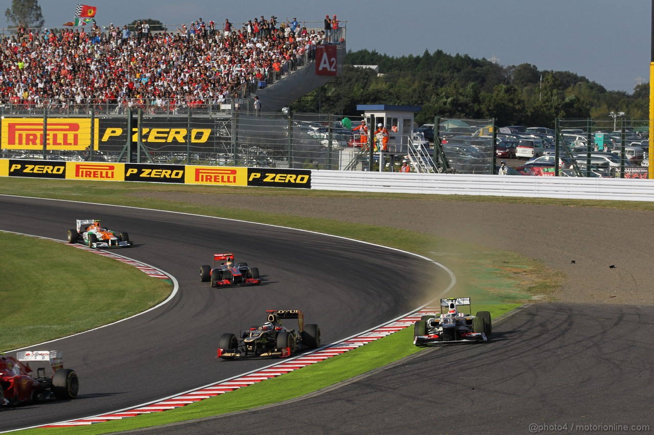 GP GIAPPONE, 07.10.2012- Gara, Sergio Prez (MEX) Sauber F1 Team C31 off track