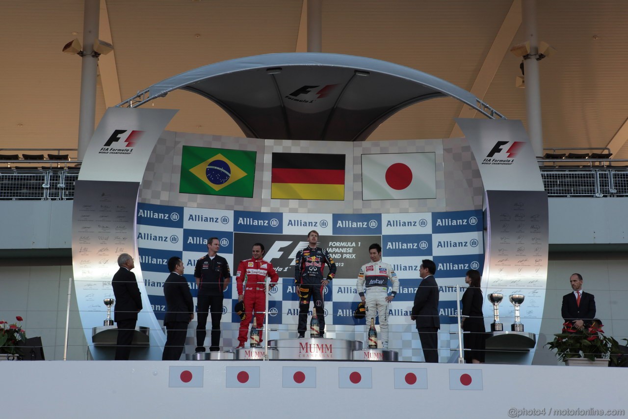 GP GIAPPONE, 07.10.2012- Gara, secondo Felipe Massa (BRA) Ferrari F2012, Sebastian Vettel (GER) Red Bull Racing RB8 vincitore e terzo Kamui Kobayashi (JAP) Sauber F1 Team C31