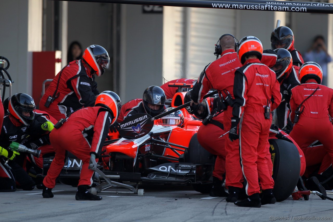 GP GIAPPONE, 07.10.2012- Gara, Pit Stop, Timo Glock (GER) Marussia F1 Team MR01 