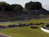 GP GIAPPONE, 07.10.2012- Gara, Nico Rosberg (GER) Mercedes AMG F1 W03 e Mark Webber (AUS) Red Bull Racing RB8 off track