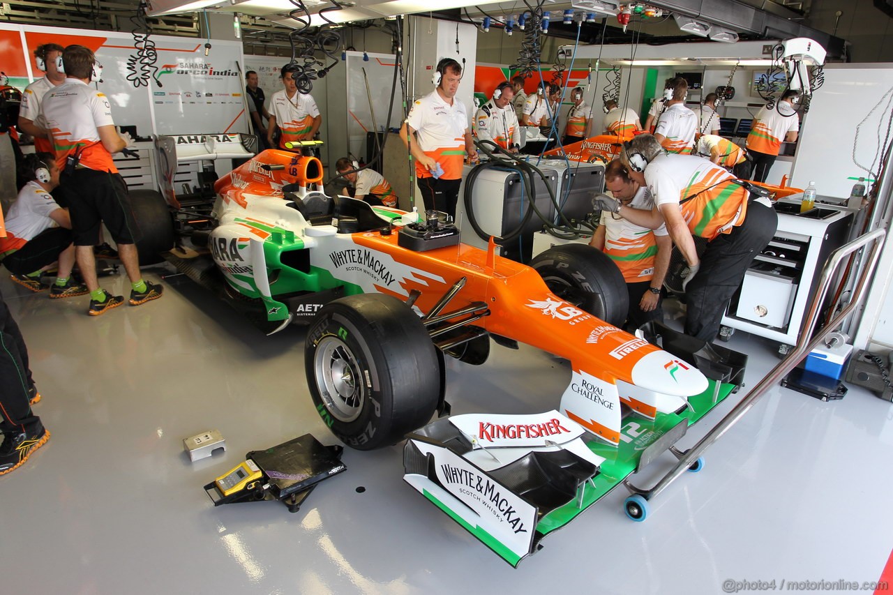 GP GIAPPONE, 06.10.2012- Prove Libere 3, Mechanics Force India work on the cars 