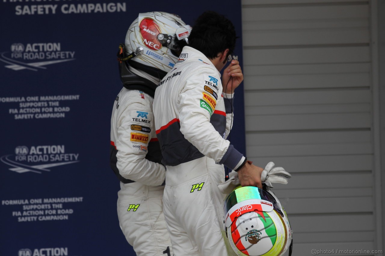 GP GIAPPONE, 06.10.2012- Qualifiche, Kamui Kobayashi (JAP) Sauber F1 Team C31 e Sergio Prez (MEX) Sauber F1 Team C31 