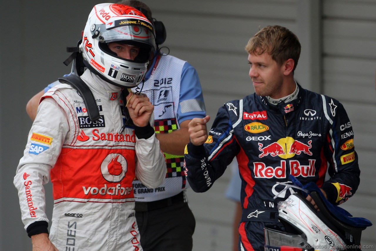 GP GIAPPONE, 06.10.2012- Qualifiche, terzo Jenson Button (GBR) McLaren Mercedes MP4-27 e Sebastian Vettel (GER) Red Bull Racing RB8 pole position