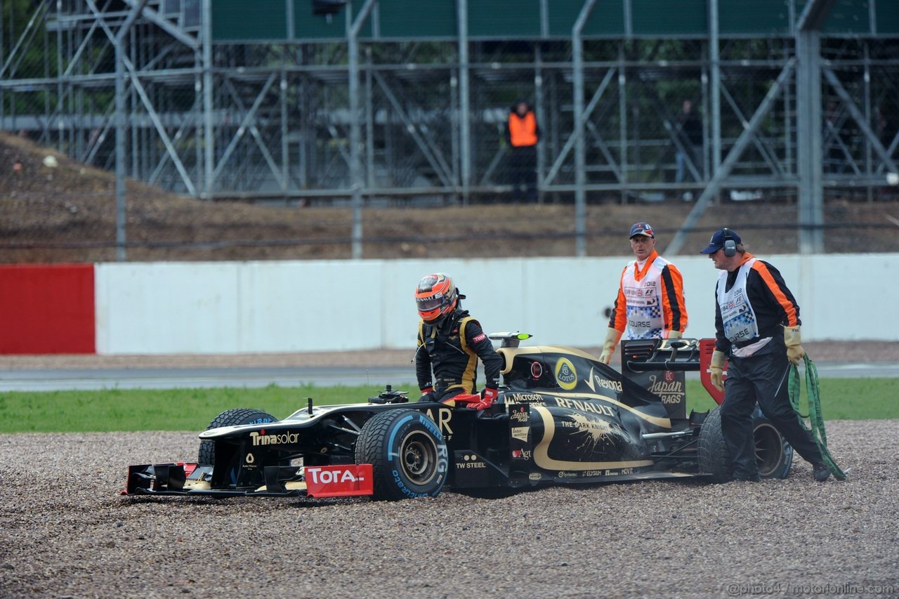 GP GRAN BRETAGNA, 07.07.2012- Qualifiche, Romain Grosjean (FRA) Lotus F1 Team E20 spins e retires from the qualifying