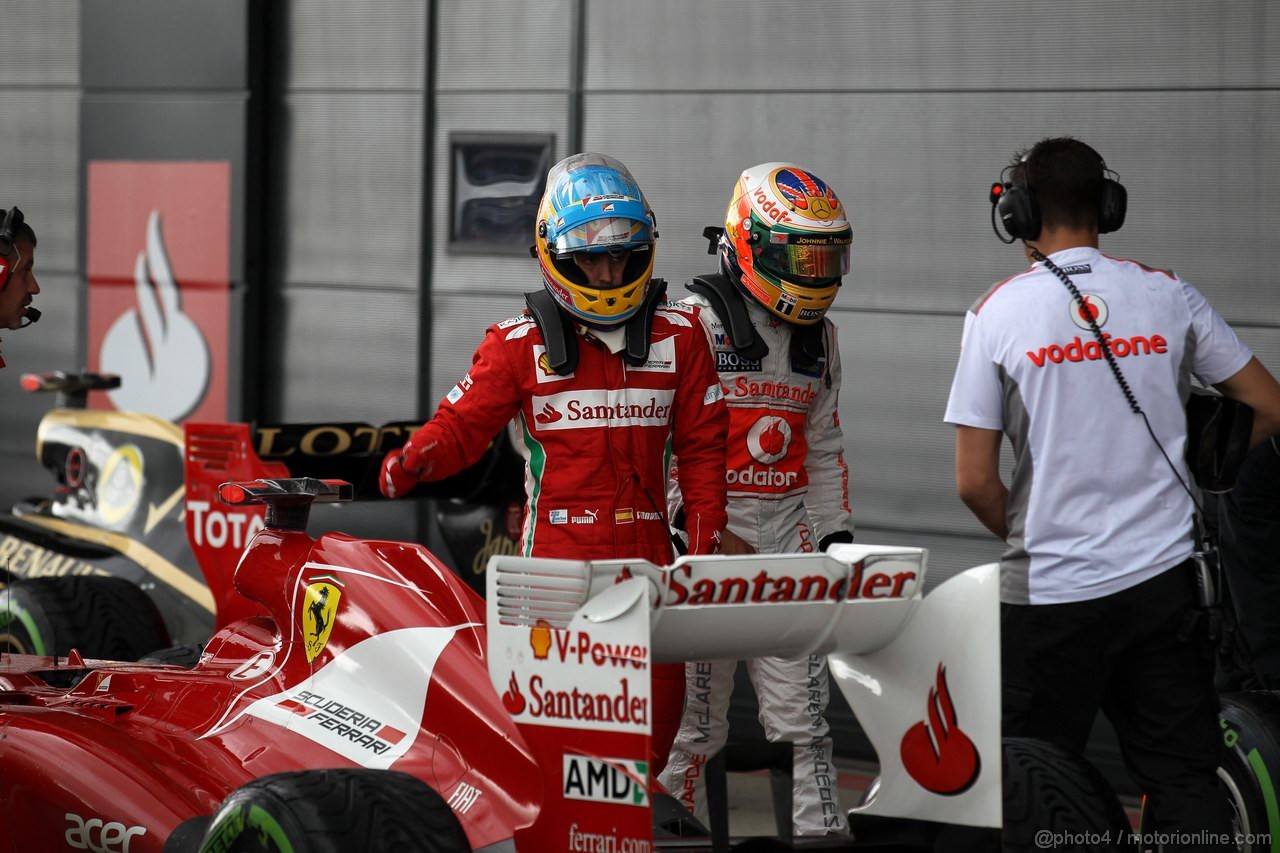 GP GRAN BRETAGNA, 07.07.2012- Qualifiche, Fernando Alonso (ESP) Ferrari F2012 pole positionand Lewis Hamilton (GBR) McLaren Mercedes MP4-27 