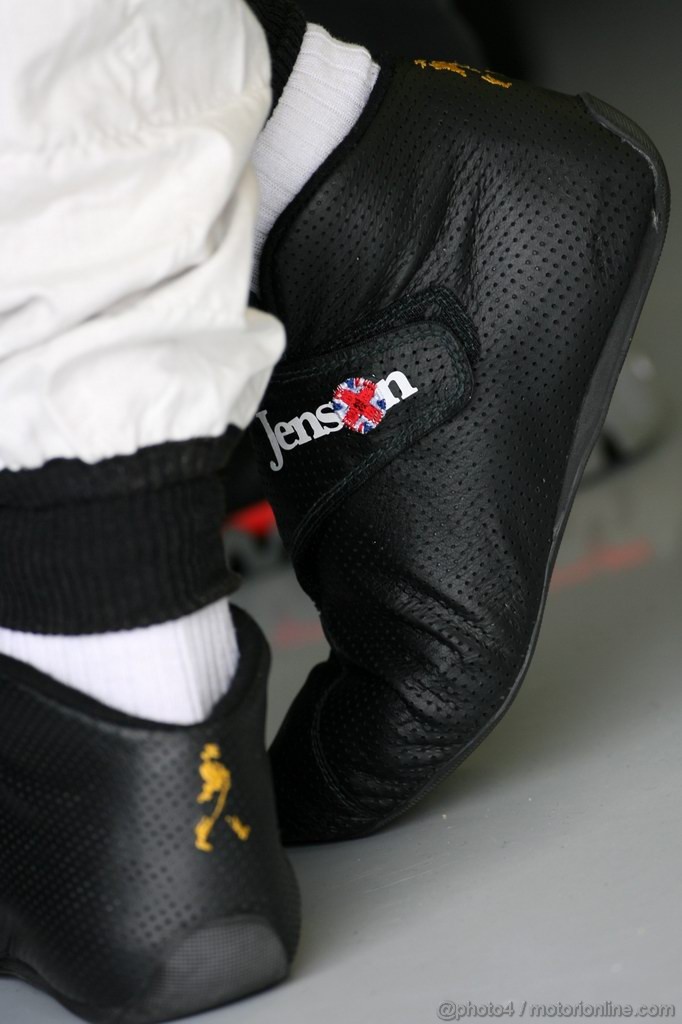 GP GRAN BRETAGNA, 06.07.2012- Prove Libere 1, Jenson Button (GBR) McLaren Mercedes MP4-27 