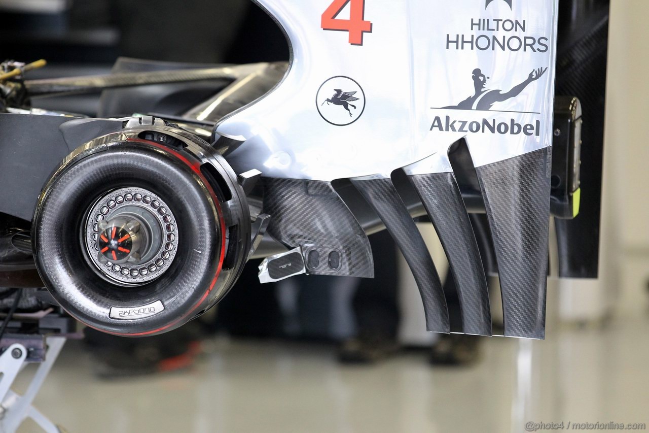GP GRAN BRETAGNA, 06.07.2012- Prove Libere 1, Lewis Hamilton (GBR) McLaren Mercedes MP4-27 