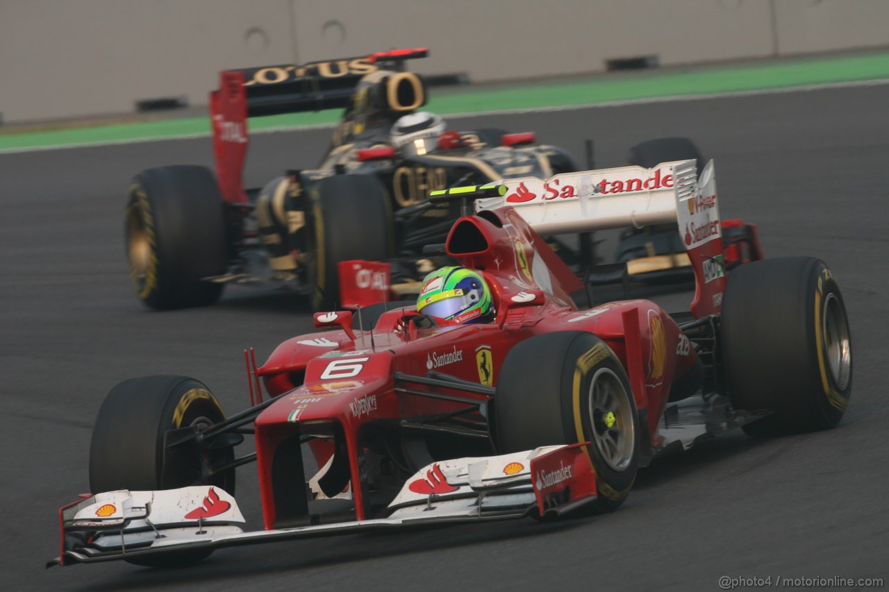 GP INDIA, 28.10.2012- Gara, Felipe Massa (BRA) Ferrari F2012 davanti a Kimi Raikkonen (FIN) Lotus F1 Team E20 
